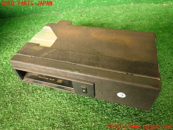 2UPJ-43506505]セルシオ(UCF21)CDチェンジャー 中古_m0001.jpg