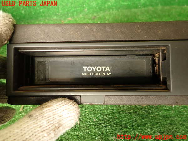 2UPJ-43506505]セルシオ(UCF21)CDチェンジャー 中古_m0002.jpg