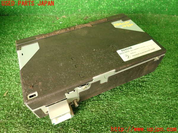 2UPJ-43506505]セルシオ(UCF21)CDチェンジャー 中古_m0003.jpg