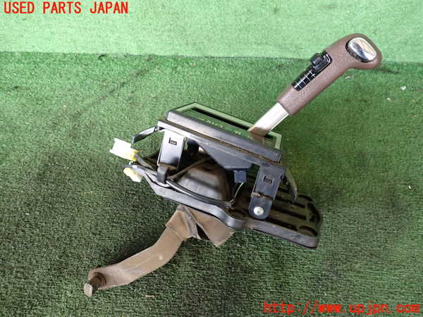 2UPJ-43547555]グロリア 4ドアハードトップ(Y30)ATシフトレバー 中古_m0002.jpg