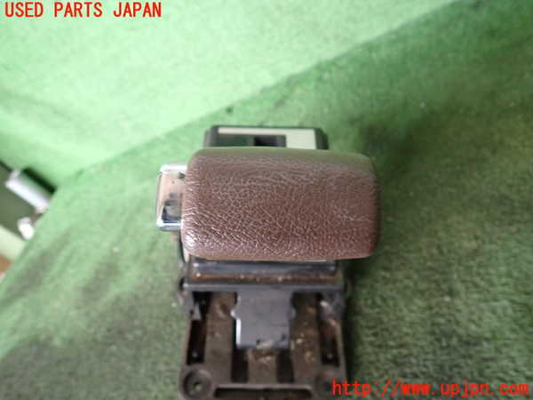 2UPJ-43547555]グロリア 4ドアハードトップ(Y30)ATシフトレバー 中古_m0004.jpg