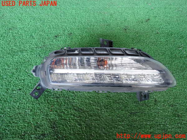 2UPJ-43711150]ポルシェ・パナメーラ S(970M48A-)右コーナーランプ 中古_m0001.jpg