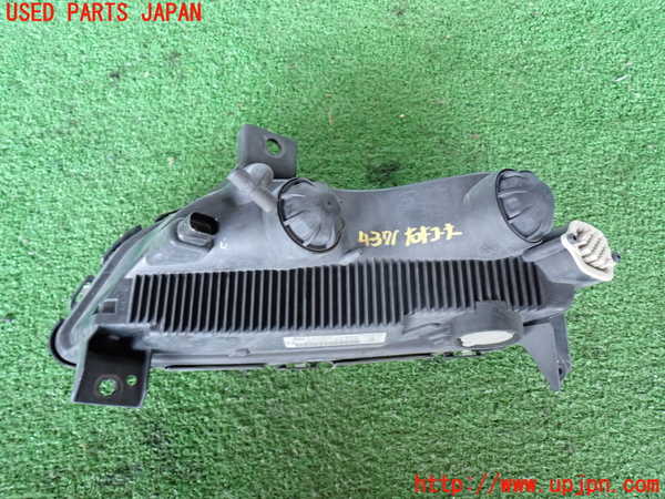 2UPJ-43711150]ポルシェ・パナメーラ S(970M48A-)右コーナーランプ 中古_m0003.jpg