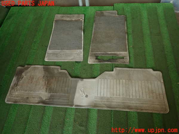 2UPJ-43757800]スカイライン(HR30)フロアマット 中古 【ジャンク品】_m0001.jpg