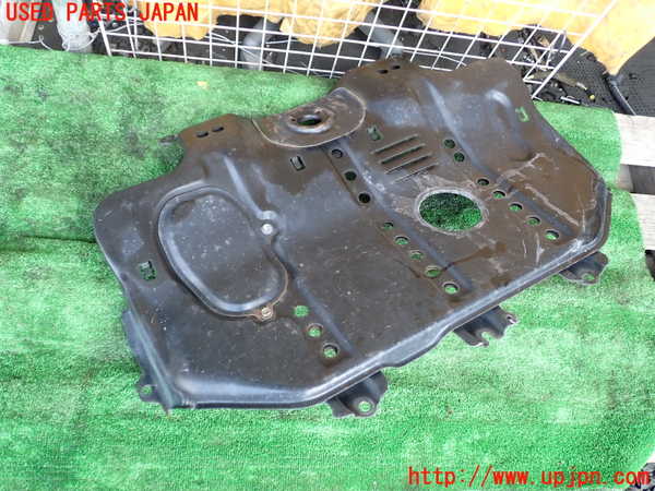 1UPJ-43831721]ランクル100系(UZJ100W)アンダーカバー1 中古_m0002.jpg