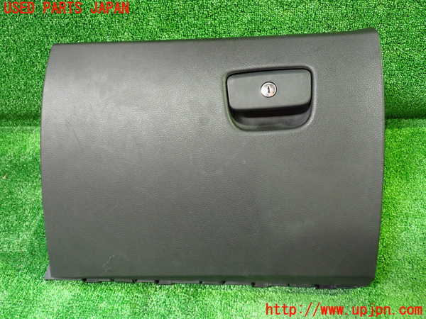 1UPJ-43847516]ジープ・グランドチェロキー(WK36)グローブボックス1 中古_m0001.jpg