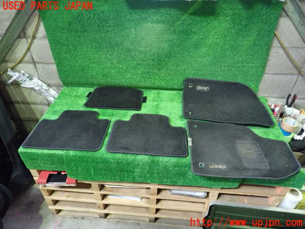1UPJ-43847800]ジープ・グランドチェロキー(WK36)フロアマット 中古_m0001.jpg