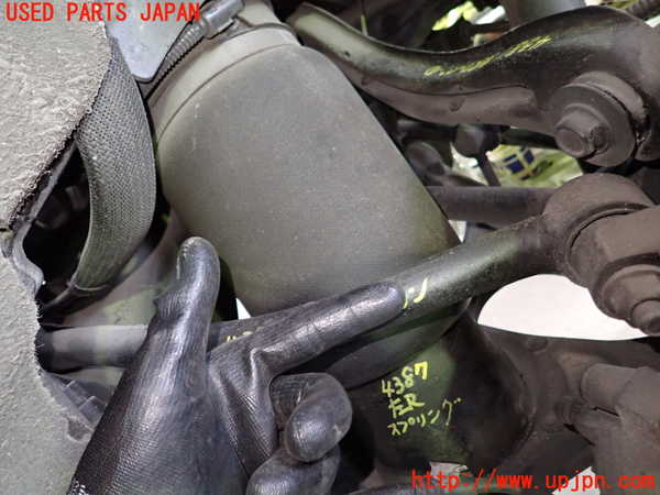 1UPJ-43875105]ジープ・グランドチェロキー(WK36TA)左リアスプリング 中古_m0001.jpg