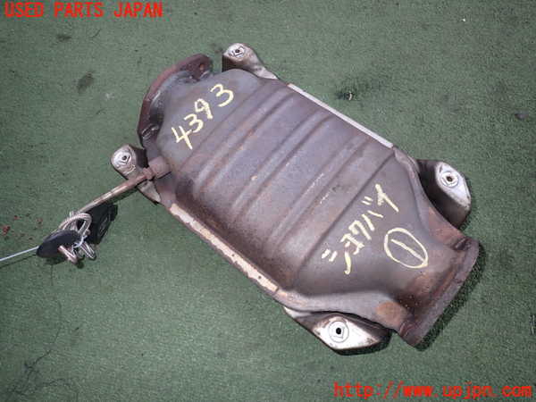 2UPJ-43932661]グロリア ワゴン(WY30)触媒1 中古 【ジャンク品】_m0001.jpg