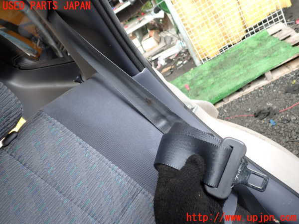 1UPJ-44067185]ハイラックスサーフ(KZN185W)左2列目シートベルト 中古_m0001.jpg