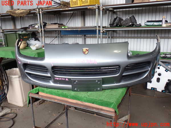 2UPJ-44071010]ポルシェ・カイエン S(9PA00A)フロントバンパー 中古_m0001.jpg