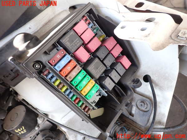 2UPJ-44116741]フィアット・500(31209)ヒューズボックス1 中古 (エンジンルーム 助手席側)_m0002.jpg