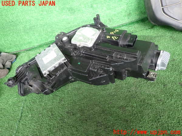 2UPJ-44141132]アウディ・A4 アバント(8WCYRF)左ヘッドライト LED 中古_m0003.jpg