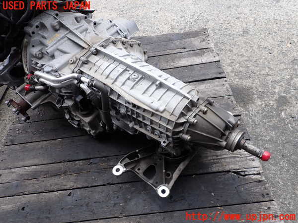 2UPJ-44143010]アウディ・A4 アバント(8WCYRF)ミッション AT CYR 4WD 中古_m0001.jpg