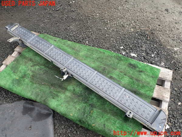 1UPJ-44291390]ハイラックスサーフ(TRN215W)右サイドステップ 中古_m0001.jpg