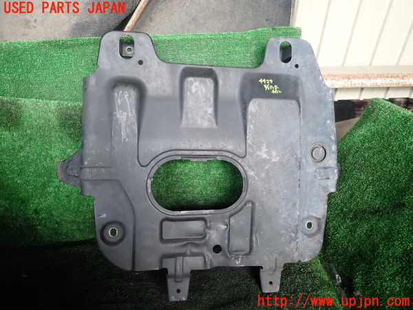 1UPJ-44292170]ハイラックスサーフ(TRN215W)エンジンアンダーカバー 中古_m0001.jpg