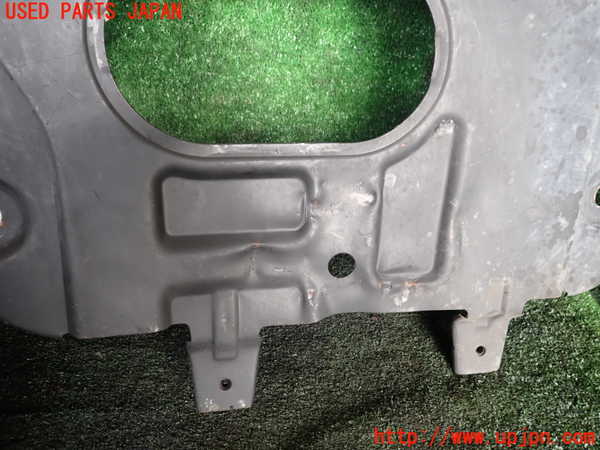 1UPJ-44292170]ハイラックスサーフ(TRN215W)エンジンアンダーカバー 中古_m0002.jpg
