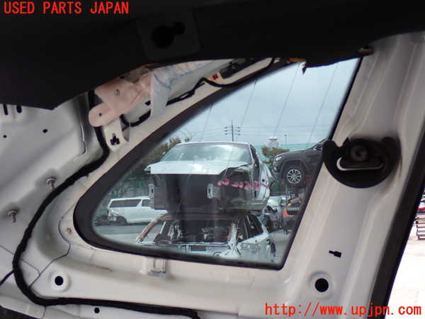 2UPJ-44351382]ポルシェ・カイエン(92AM5502)左クォーターガラス (43R-00049) 中古_m0003.jpg