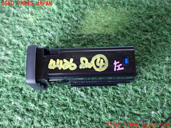 2UPJ-44366309]カローラ ツーリング ハイブリッド(ZWE214W)スイッチ4(シートヒーター) 中古_m0002.jpg
