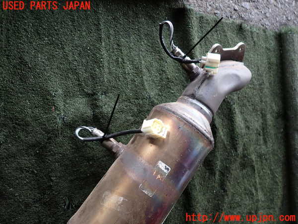 2UPJ-44372041]ジープ・グランドチェロキー(WK36TA)エキマニ1 中古 (触媒 マニバーター)_m0002.jpg