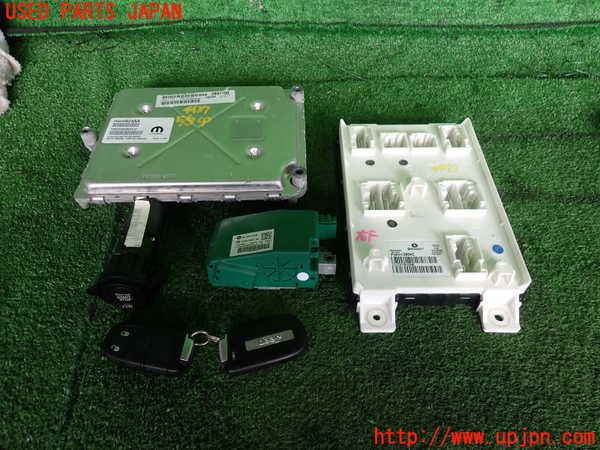 2UPJ-44376110]ジープ・グランドチェロキー(WK36TA)エンジンコンピューター 中古_m0001.jpg