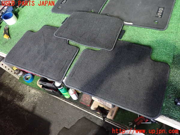 2UPJ-44387800]ジープ・グランドチェロキー(WK36TA)フロアマット 中古_m0003.jpg