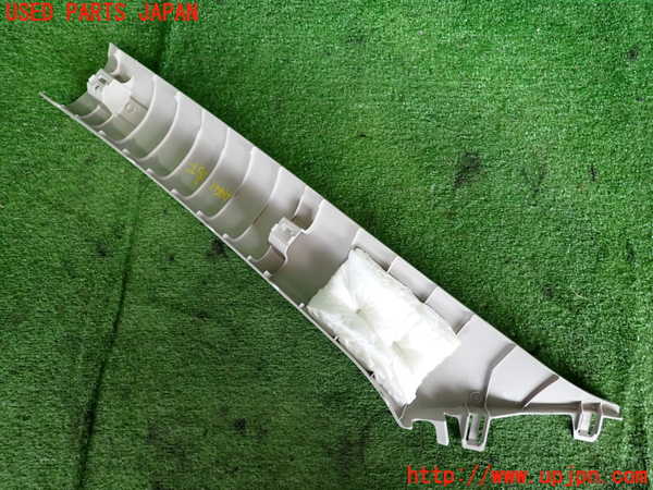 2UPJ-44417655]エクストレイル(NT32)右フロントピラートリム 中古_m0004.jpg