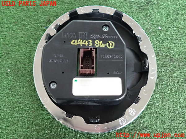2UPJ-44436306]アバルト・500C(312141-)スイッチ1 中古_m0002.jpg