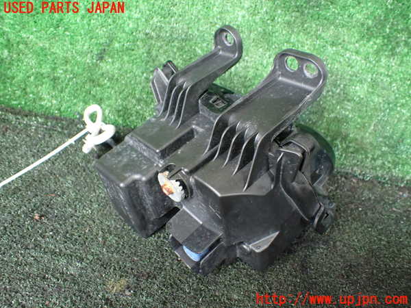 1UPJ-44511180]レクサス・RC300h(AVC10)右フォグ 中古_m0002.jpg