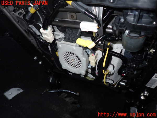 1UPJ-44517065]レクサス・RC300h(AVC10)助手席シート 中古_m0003.jpg