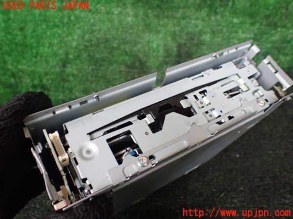1UPJ-44556505]アウディ・Q5(8RCDNF)CDチェンジャー (ジャンク品) 中古_m0002.jpg
