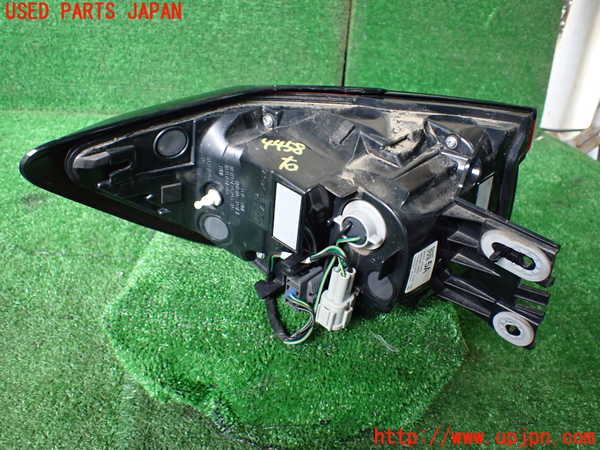 1UPJ-44581530]レヴォーグ レイバック(VN5)右テールランプ 中古_m0002.jpg