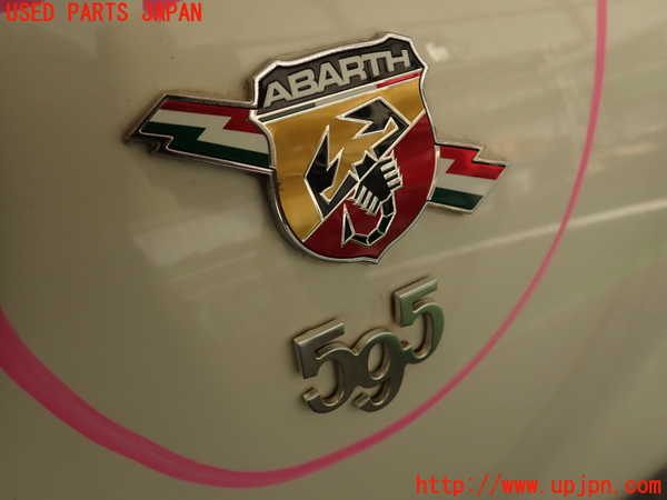 2UPJ-44621632]アバルト・595(312142)エンブレム2 中古_m0001.jpg