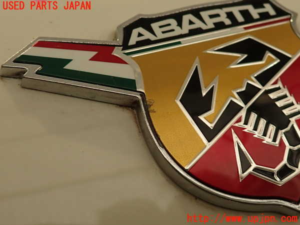 2UPJ-44621632]アバルト・595(312142)エンブレム2 中古_m0002.jpg