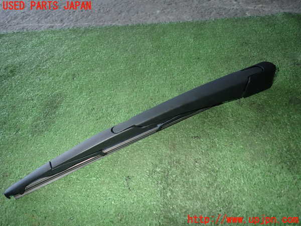 1UPJ-44661661]プジョー・3008(P845G06H)リアワイパーアーム1 中古_m0001.jpg