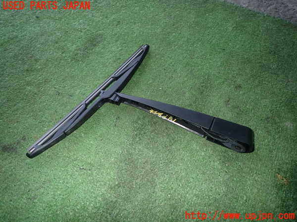 1UPJ-44661661]プジョー・3008(P845G06H)リアワイパーアーム1 中古_m0002.jpg