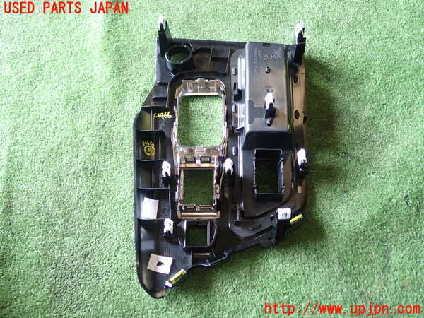 1UPJ-44667693]プジョー・3008(P845G06H)内装トリム類3 中古_m0002.jpg