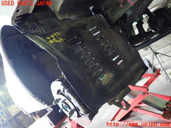 1UPJ-44921090]ギャラン(EC5A)右前フェンダーライナー 中古_m0001.jpg