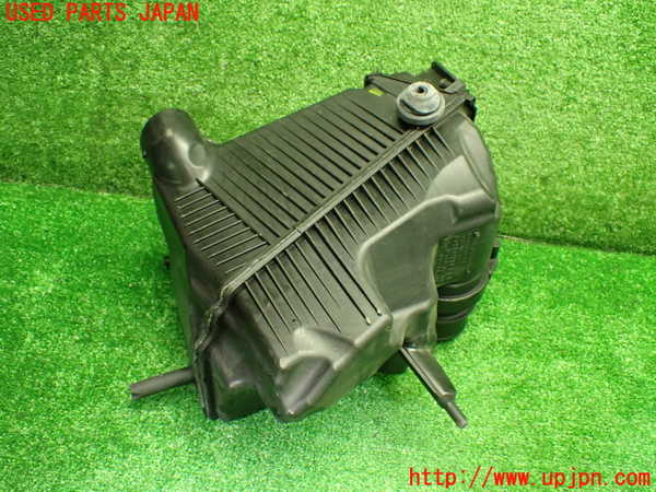 1UPJ-44952560]ルノー・カングー(KWH5F1)エアクリーナーボックス 中古_m0002.jpg