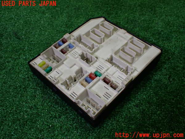 1UPJ-44956741]ルノー・カングー(KWH5F1)ヒューズボックス1 中古 (エンジンルーム 助手席側)_m0002.jpg