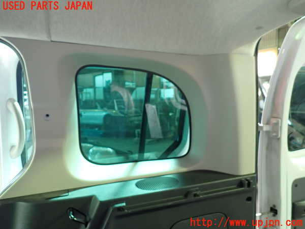 1UPJ-44957675]ルノー・カングー(KWH5F1)右リアピラートリム 中古_m0002.jpg