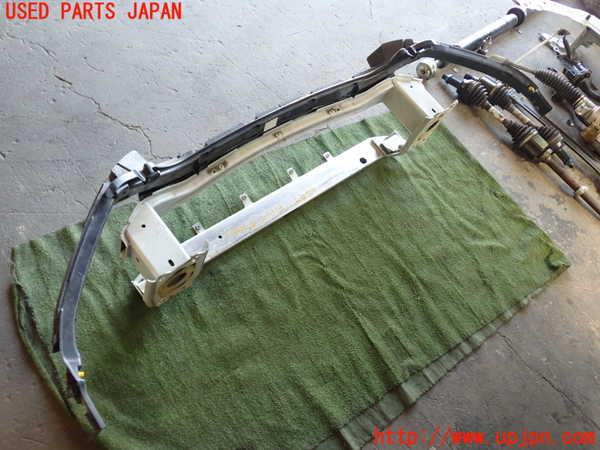 1UPJ-44971014]ジャガー・Eペイス(DF2XA)フロントバンパーホースメント 中古_m0004.jpg