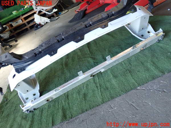 1UPJ-44971014]ジャガー・Eペイス(DF2XA)フロントバンパーホースメント 中古_m0005.jpg