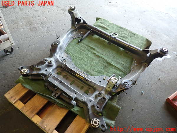 1UPJ-44975285]ジャガー・Eペイス(DF2XA)フロントメンバー 中古_m0003.jpg