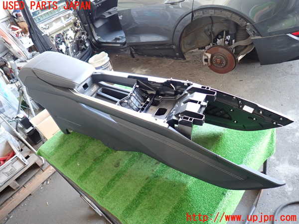 2UPJ-45147540]アウディ・e-tron スポーツバック(GEEAS)センターコンソール 中古_m0001.jpg