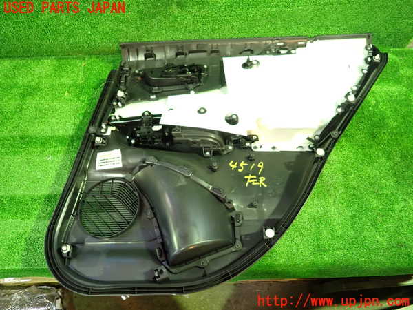 1UPJ-45191324]ハリアー(MXUA80)左後ドア内張り 中古_m0004.jpg