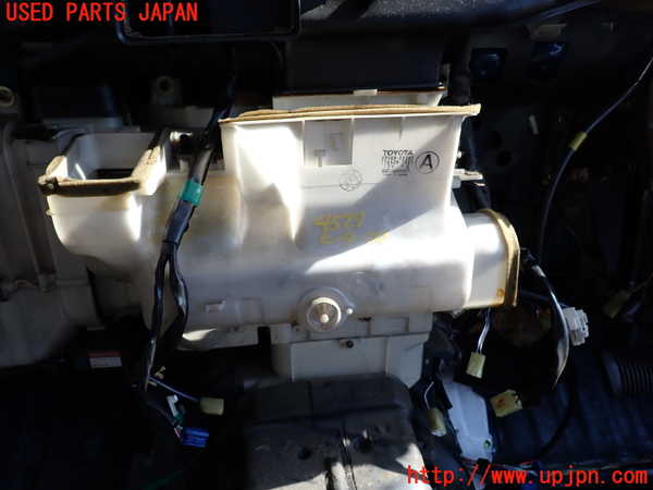2UPJ-45296100]マークII バン(YX78V)ヒーターコア 中古_m0001.jpg