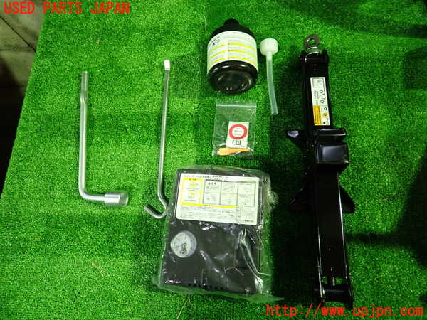 1UPJ-45327805]デリカD：5(CV1W)車載工具 中古_m0001.jpg