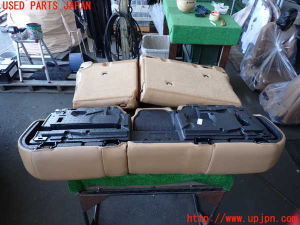 2UPJ-45407385]ポルシェ・カイエン(9PAM5501)リアシート 中古_m0003.jpg