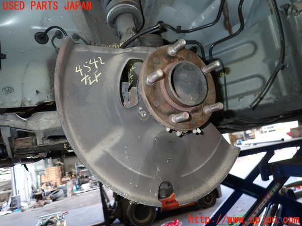 2UPJ-45424295]ジャガー・XKシリーズ(J413A)左フロントナックルハブ 中古_m0002.jpg